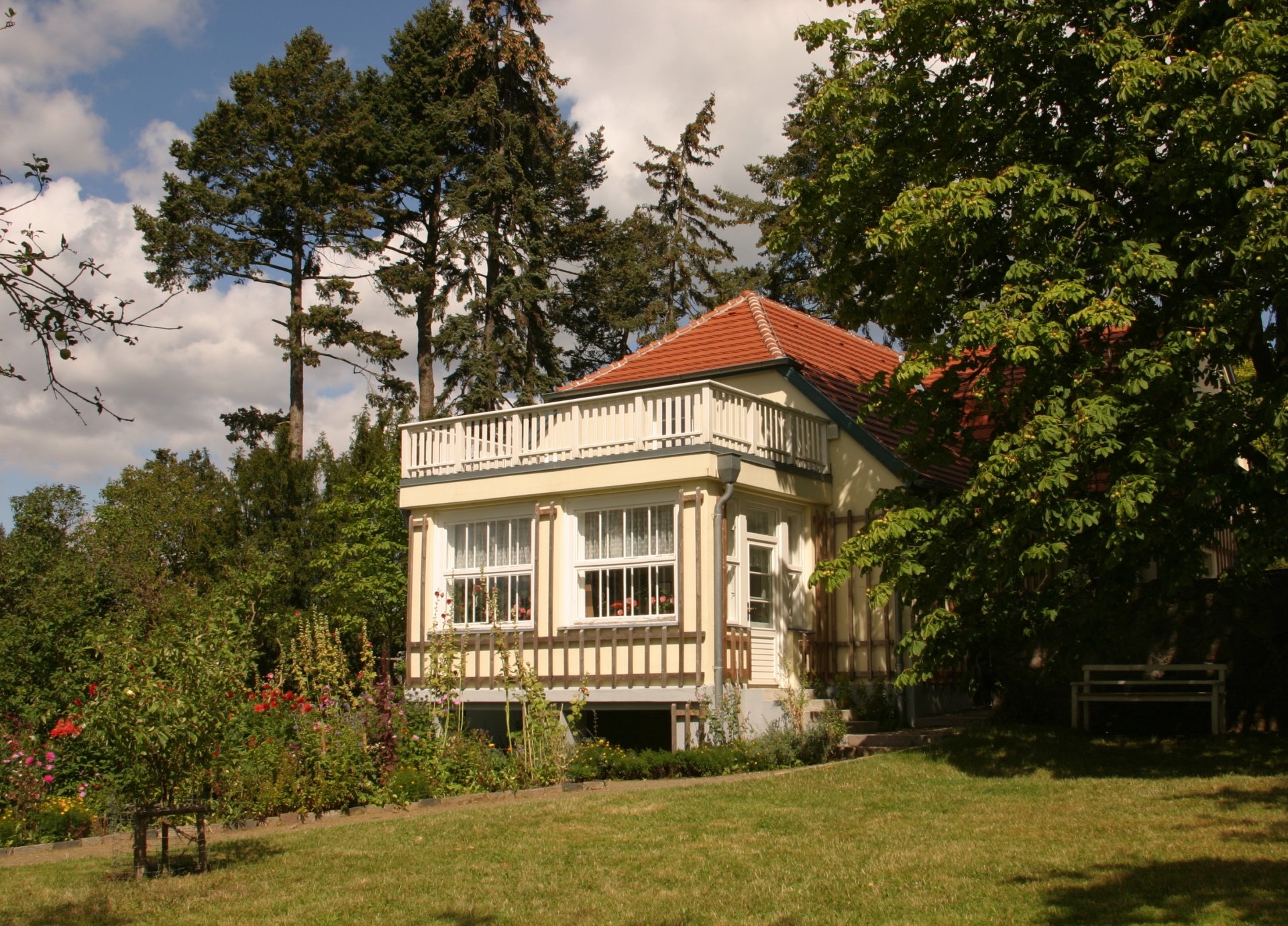 Matinee „Harfennaturklänge im Fallada-Garten“